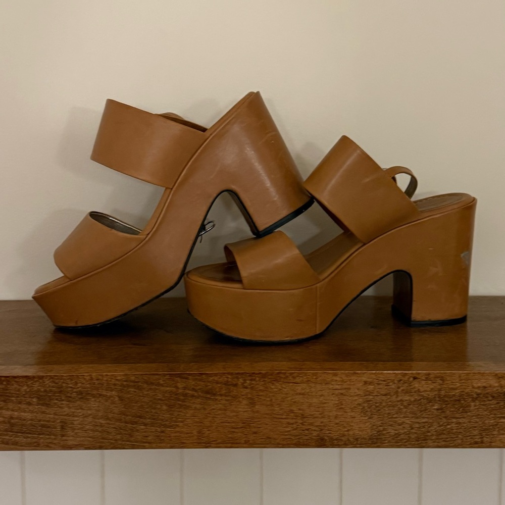 Elegant Tan Platform Sandals